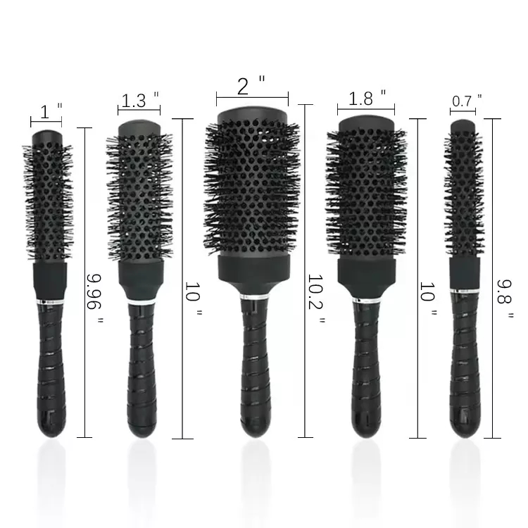 プロのラウンドヘアブラシセットに高品質の樹脂またはプラスチック材料を使用することの利点は何ですか？
